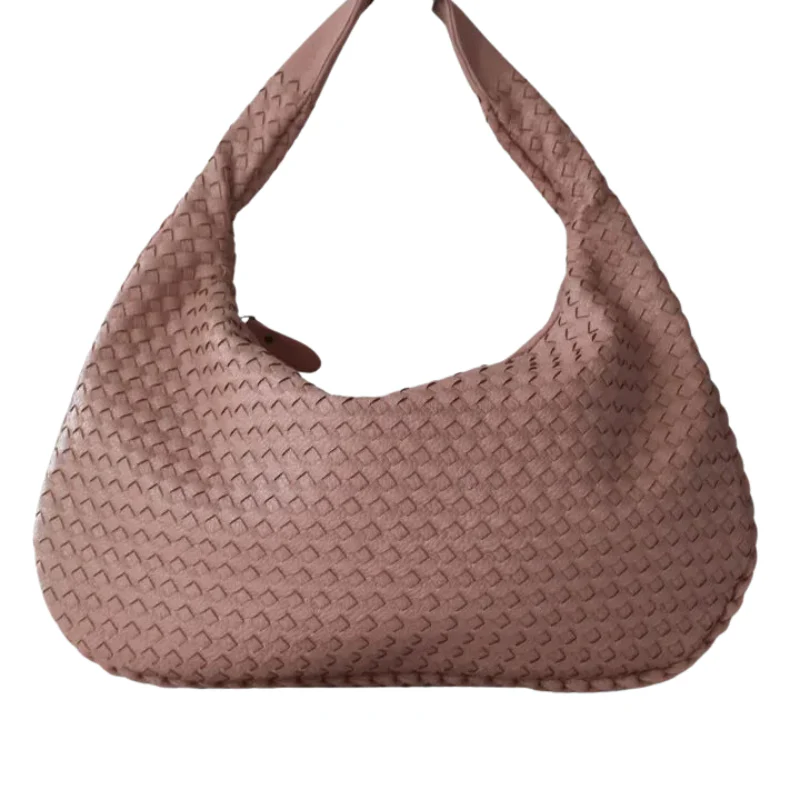 Alina – Sac bandoulière hobo avec design patchwork et ouverture zippée - Image 8